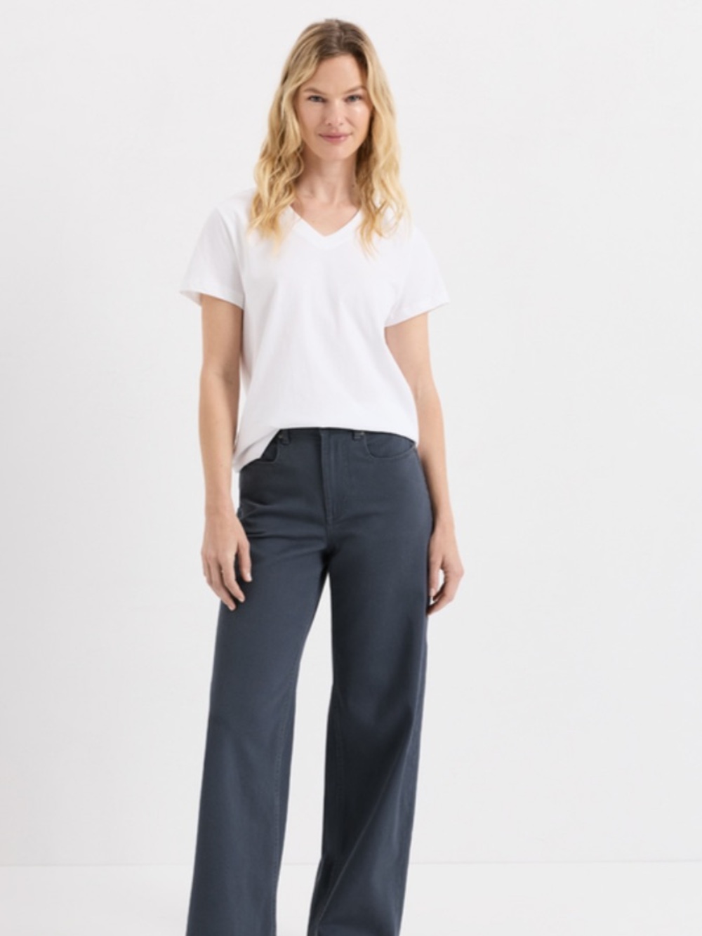 Pact Organic Softspun Essential V-Neck Tee White XL